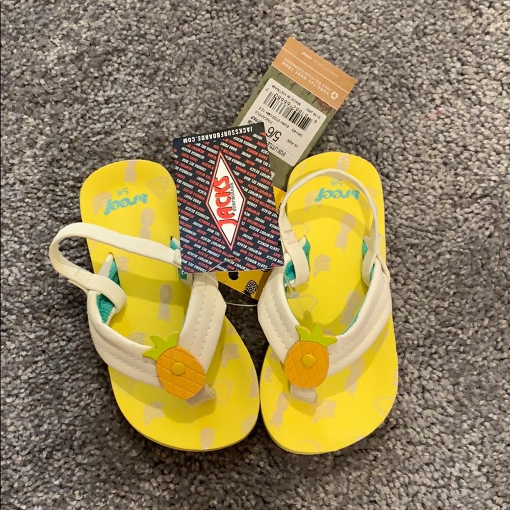 Reef 🍍 Pineapple Sandals